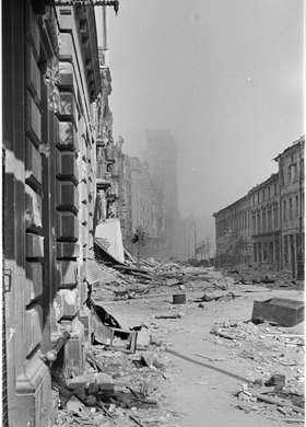 Zniszczenia zabudowy przy ulicy Szpitalnej