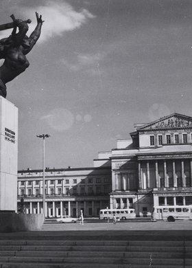 Monument to the Heroes of Warsaw (Warsaw Nike) and the Grand Theatre
