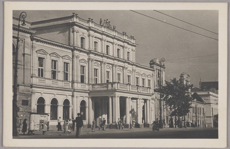 Budynek dawnej Resursy Obywatelskiej przy ulicy Krakowskie Przedmieście 64