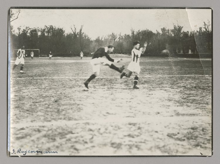 Mecz piłki nożnej Polonia - Korona