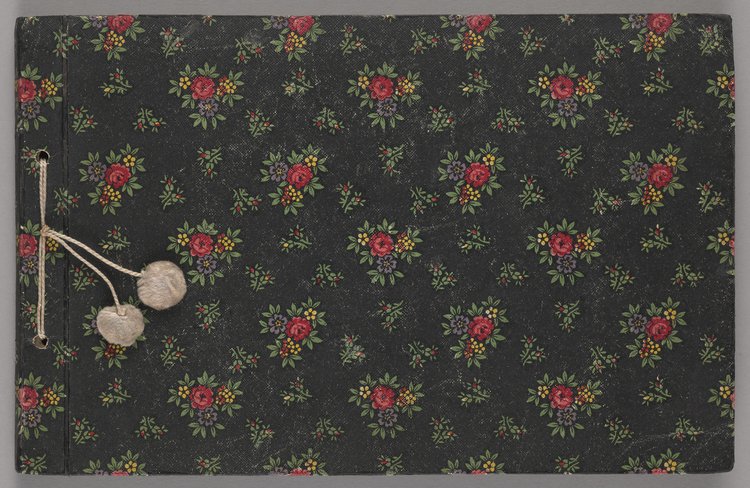 Album z fotografiami cyklistów na Dynasach