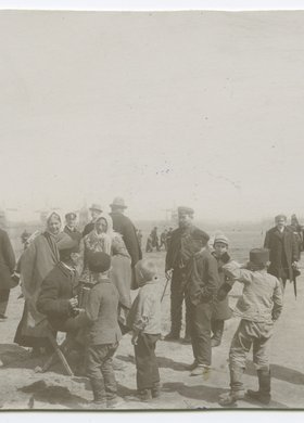 Mieszkańcy Woli podczas świątecznego odpoczynku