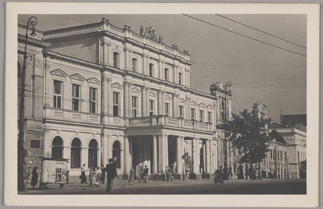 Budynek dawnej Resursy Obywatelskiej przy ulicy Krakowskie Przedmieście 64