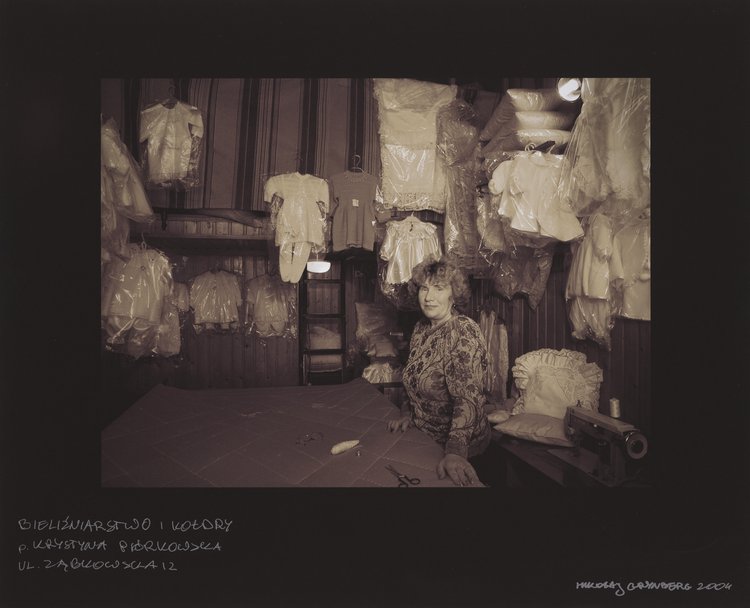 "Bieliźniarstwo i kołdry, p. Krystyna Piórkowska, ul. Ząbkowska 12"