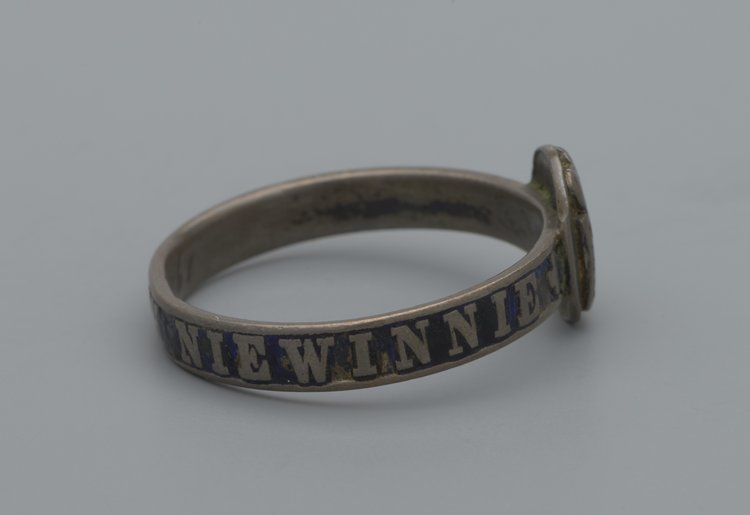 Obrączka patriotyczna żałobna