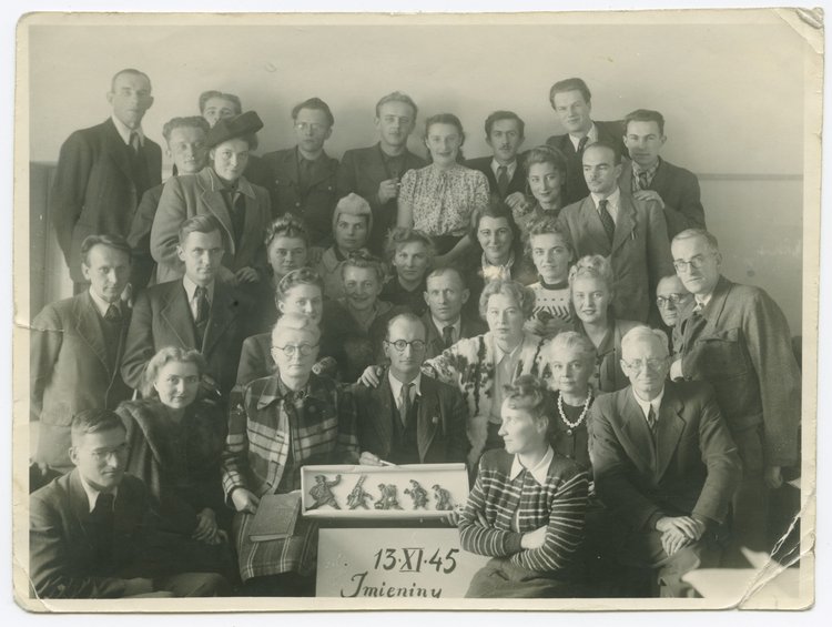 Stanisław Żaryn wśród pracowników Wydziału Architektury Zabytkowej BOS w dniu imienin