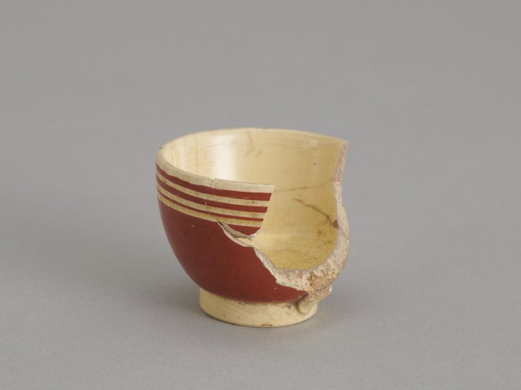 Filiżanka fajansowa