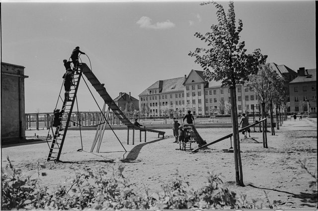 Ogród Jordanowski na terenie II Ośrodka Zdrowia i Opieki przy ulicy Opaczewskiej 1
