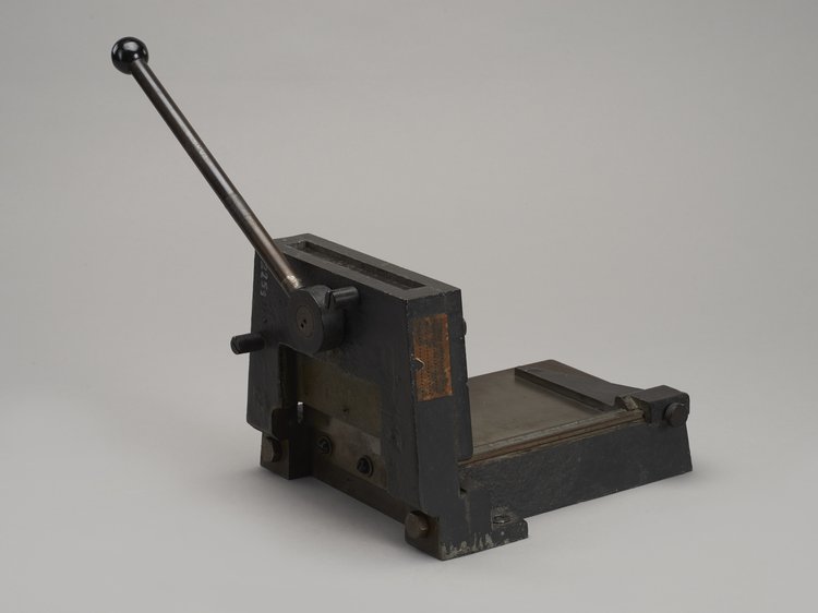 Krajarka do wierszy linotypowych