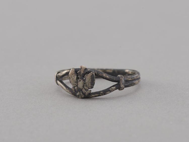 Pierścionek z Orzełkiem