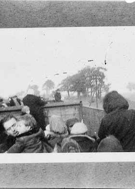 Ludność cywilna w drodze do Pruszkowa