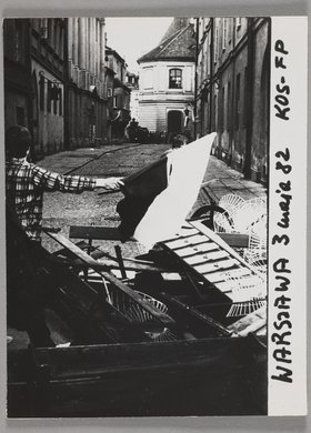 Marsz członków NSZZ "SOLIDARNOŚĆ" na ulicach Warszawy w dn. 3 maja 1982 r.