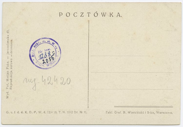 Uczestnicy pochodu zorganizowanego w rocznicę uchwalenia Konstytucji 3 Maja