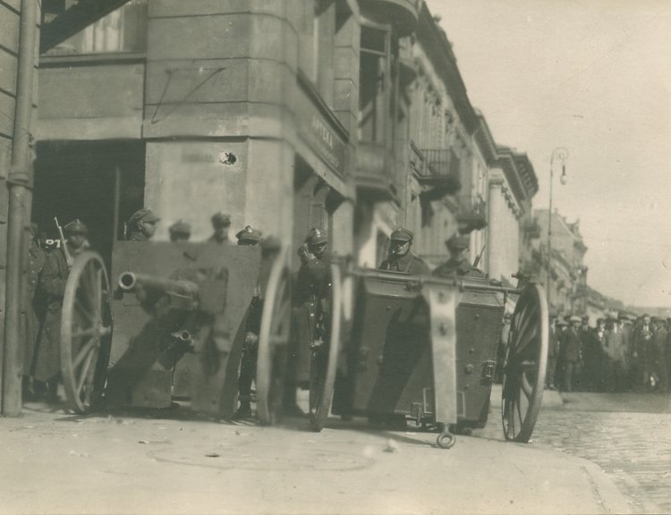 Stanowiska ogniowe na ulicy Nowy Świat podczas przewrotu majowego