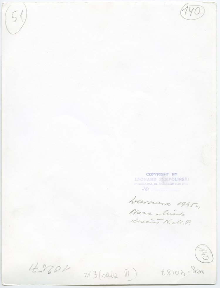 Zniszczone wnętrze kościoła Nawiedzenia Najświętszej Marii Panny