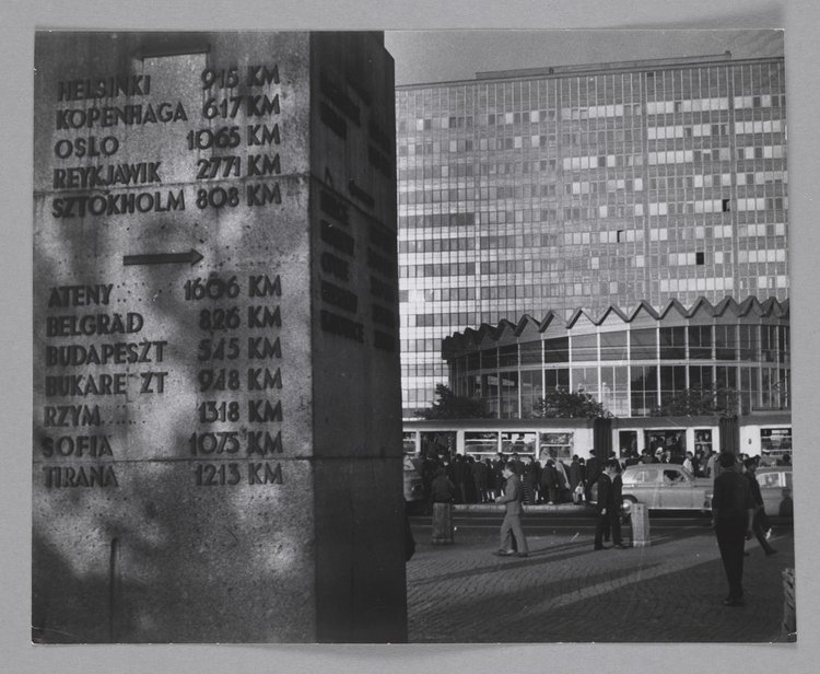 PKO Rotunda and the Distance Marker