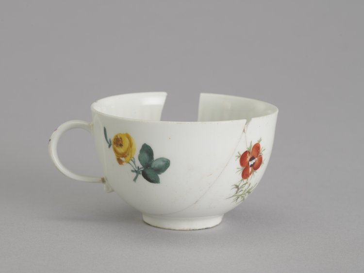 Filiżanka porcelanowa