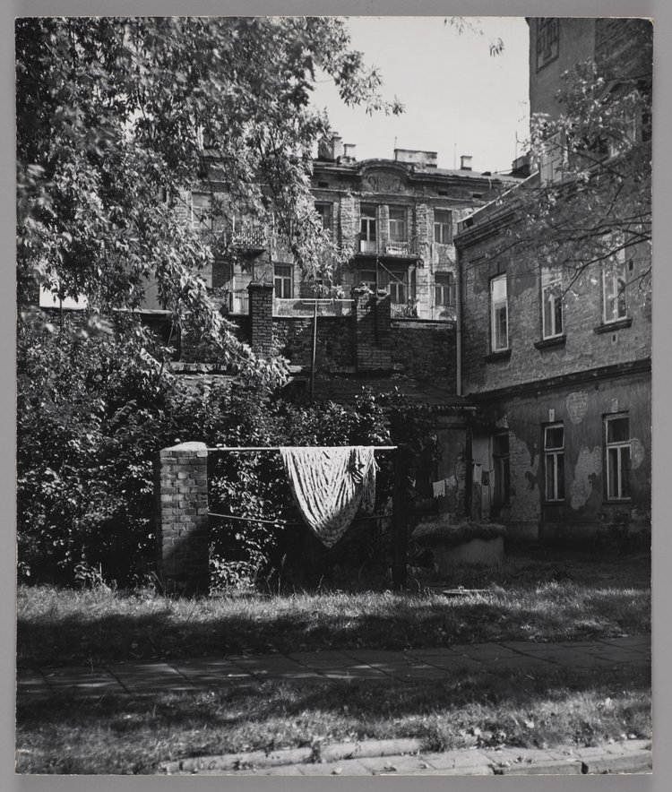 Podwórze przy ulicy Białostockiej 36