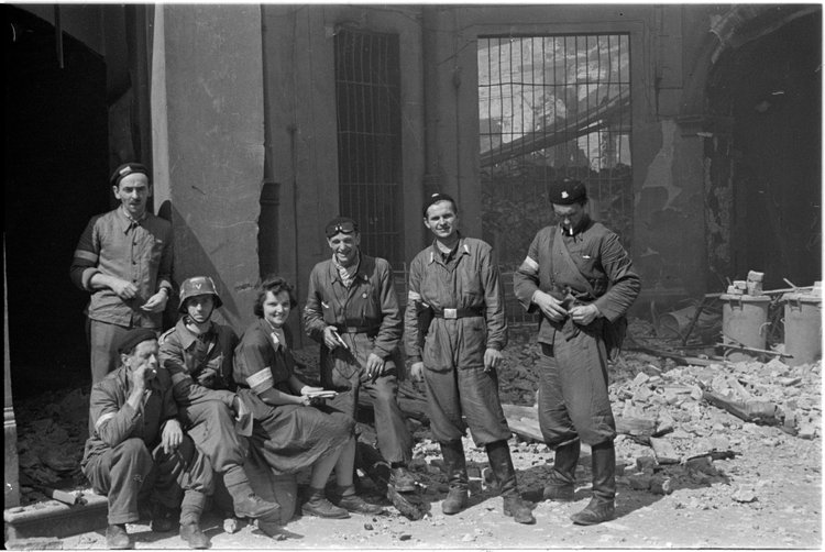 Żołnierze z kompanii "Andrzej" Zgrupowania AK "Bartkiewicz"