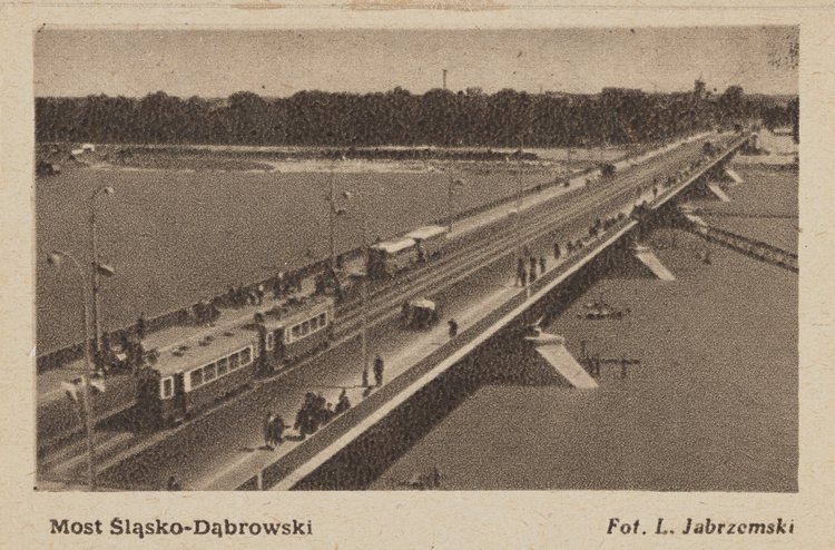 Album pt. "Warszawa. Trasa W-Z" zawierający fotografie nowej inwestycji