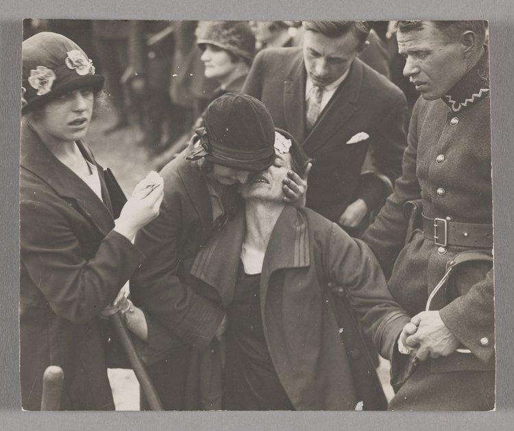 Pogrzeb ofiar wybuchu w prochowni Cytadeli 13 października 1923