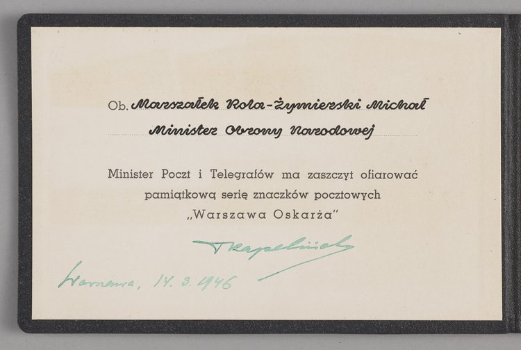 Albumik ze znaczkami pocztowymi z serii 'Warszawa oskarża'