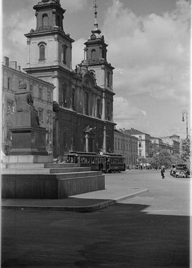 Krakowskie Przedmieście z kościołem św. Krzyża