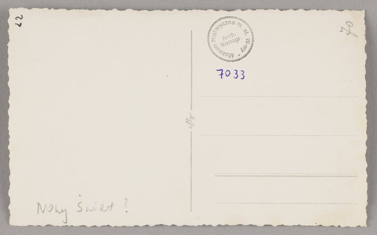 Spalona ciężarówka na Nowym Świecie