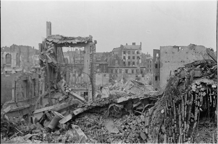 Ruiny gmachu Poczty Głównej