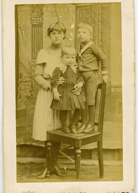 Portret trojga rodzeństwa