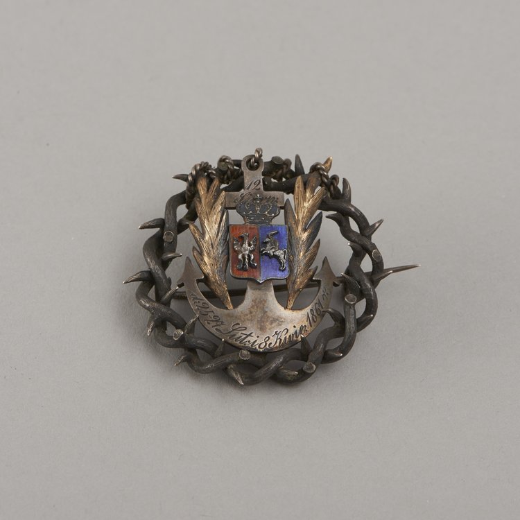 Broszka z symbolami patriotycznymi