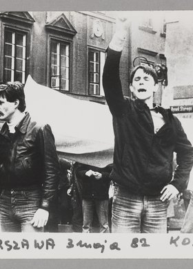 Marsz członków NSZZ "SOLIDARNOŚĆ" na ulicach Warszawy w dn. 3 maja 1982 r.