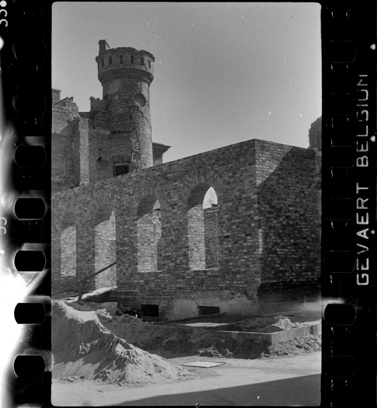 Odbudowa oficyny pałacu Uruskich