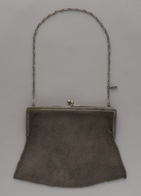 Torebka z metalowej siateczki