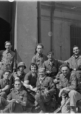 Żołnierze z kompanii "Andrzej" Zgrupowania AK "Bartkiewicz"