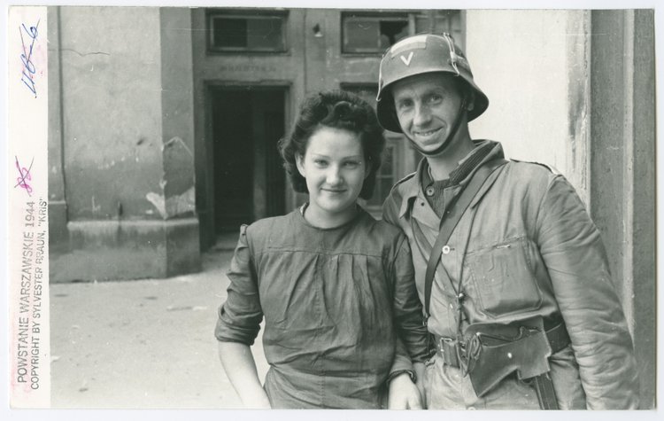 Dziewczyna i powstaniec