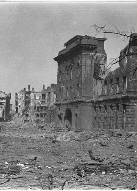 Ruiny gmachu Poczty Głównej