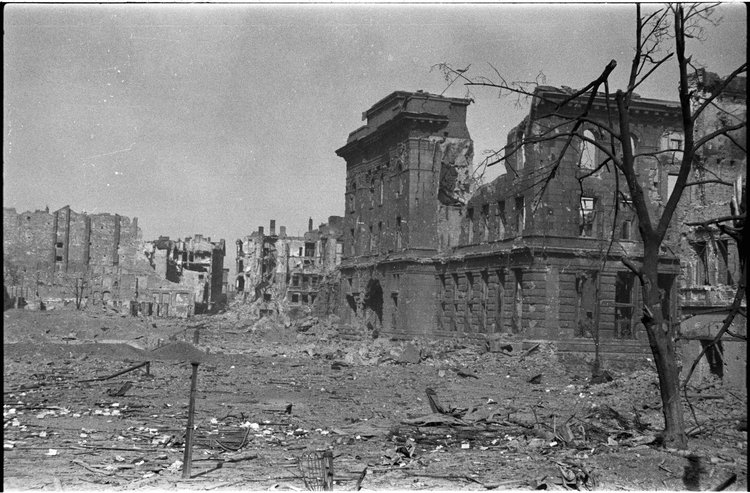 Ruiny gmachu Poczty Głównej