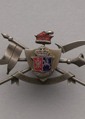 Broszka patriotyczna w formie kartusza