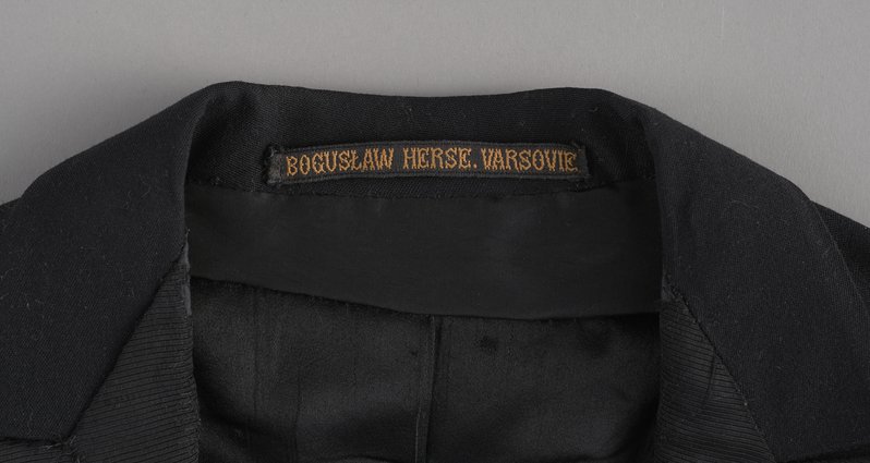 Ubranie frakowe - marynarka frakowa, spodnie, kamizelka, 3 chustki do nosa