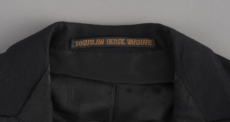 Ubranie frakowe - marynarka frakowa, spodnie, kamizelka, 3 chustki do nosa