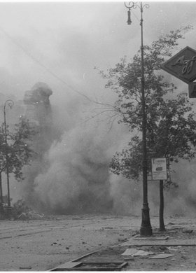 Wybuch pocisków na ulicy Marszałkowskiej