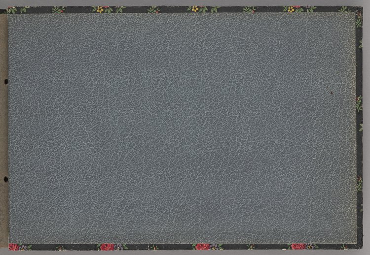 Album z fotografiami cyklistów na Dynasach