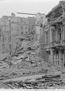 Ruiny zabudowy przy ulicy Wspólnej