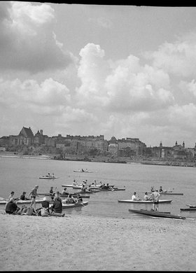 Panorama lewobrzeżnej Warszawy z prawego brzegu