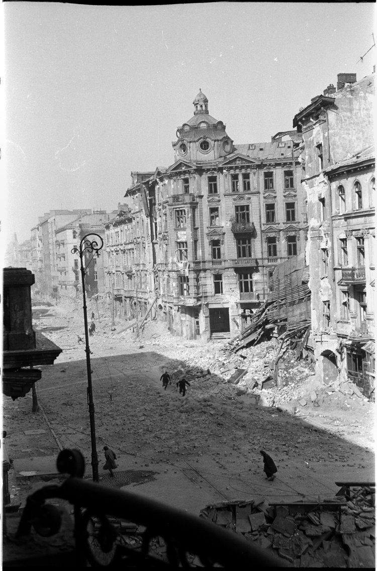 Zniszczenia zabudowy przy ulicy Marszałkowskiej