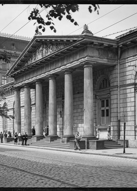 Gmach Giełdy przy ulicy Królewskiej 14