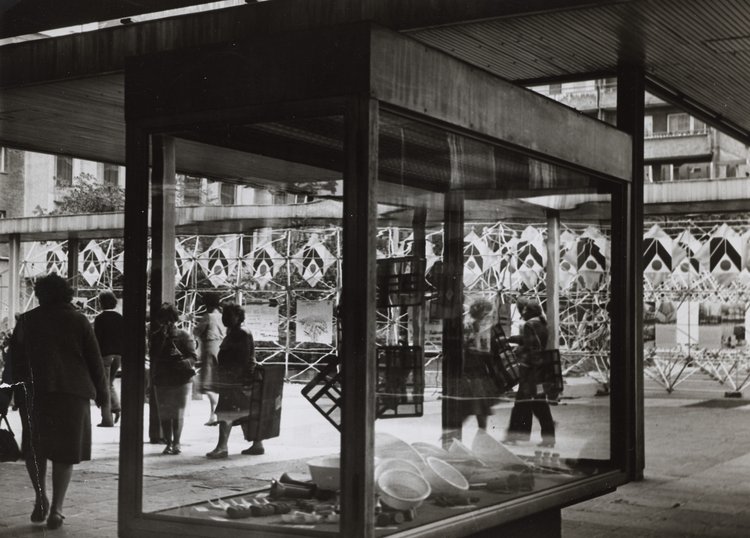 Śródmiejski Mall (currently Stefana “Wiecha” Wiecheckiego Mall) and an outdoor exhibition