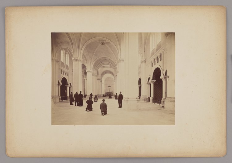 Wnętrze kościoła św. Piotra i Pawła na Koszykach