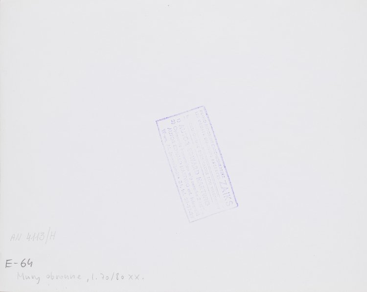 Fragment murów obronnych Starego Miasta zimą